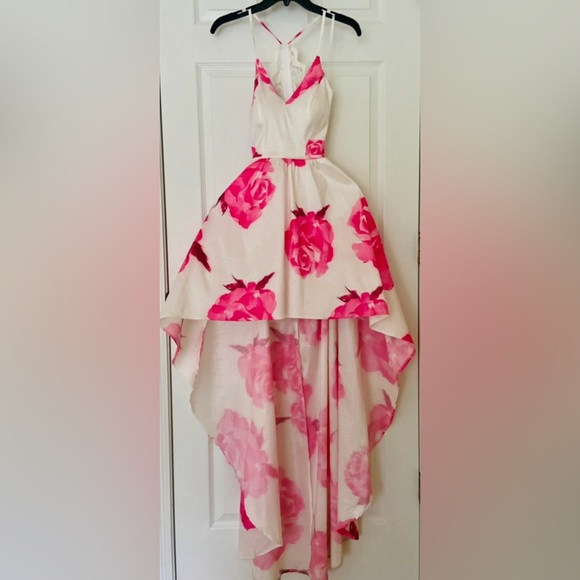 High Low Homecoming/Prom Dress - Picture 2 of 6
